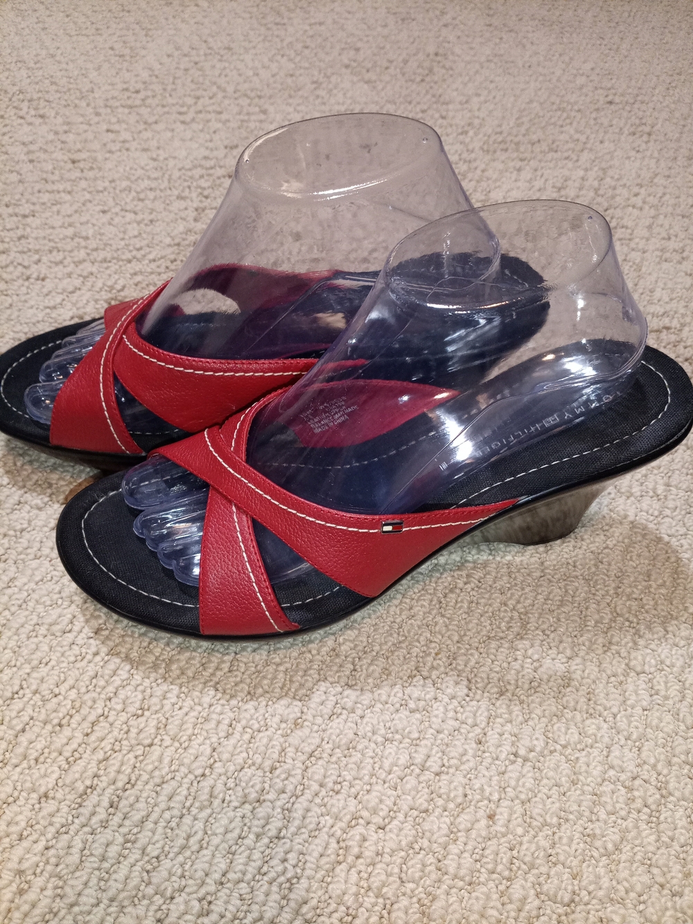 Tommy Hilfiger Red Wedge Heel Women’s Crisscross Sandals Sz 10 - Picture 2 of 9